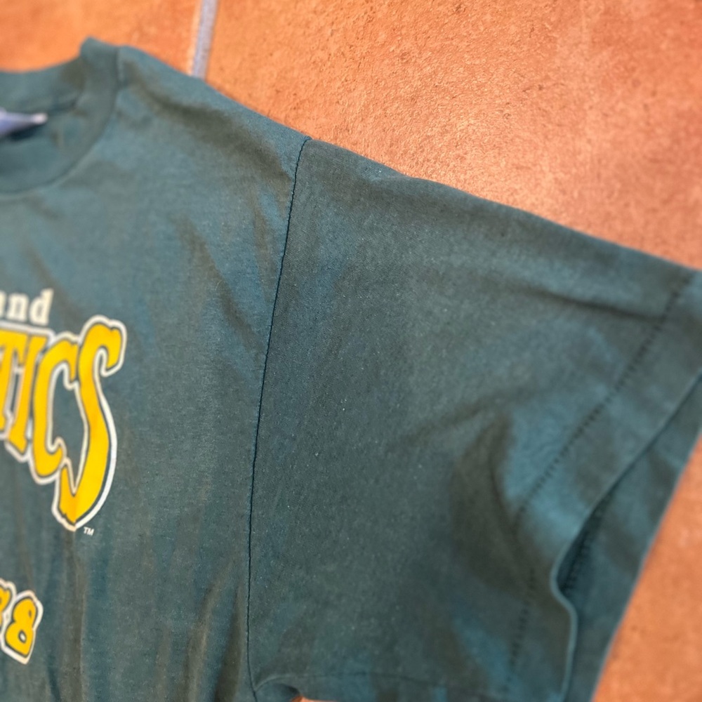 Authentic rare 1988 Oakland Athletics wold series championship t shirt - Picture 3 of 4